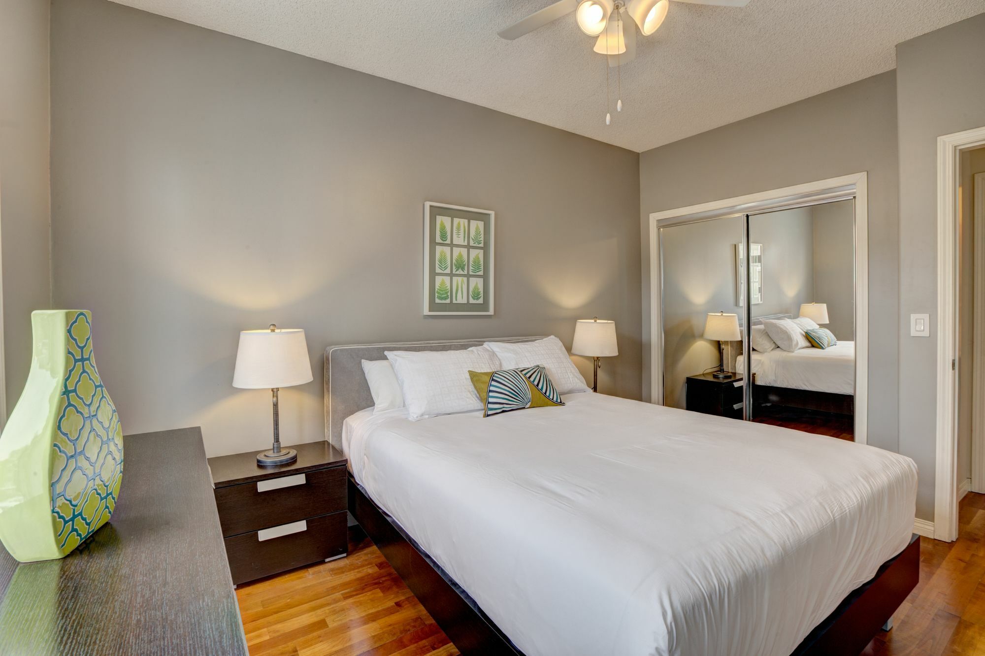 Suite Digs - Genesis YYC Kültér fotó
