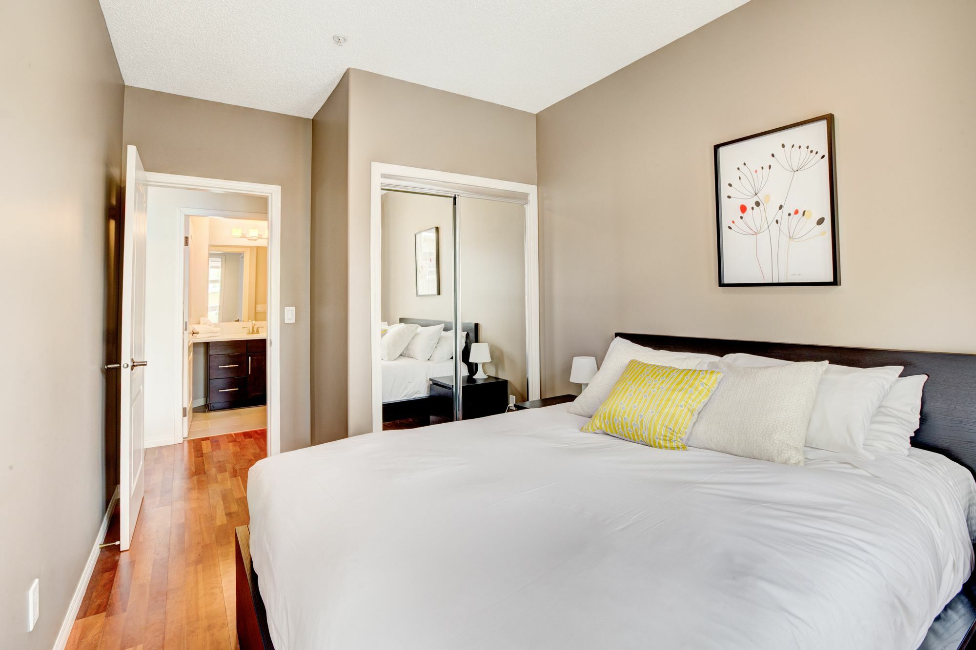 Suite Digs - Genesis YYC Kültér fotó
